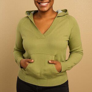 Love and let love “large” and short hooded sweater